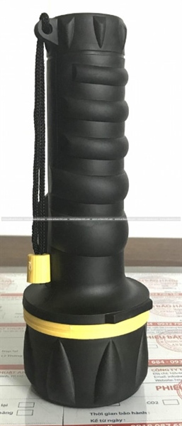 Đèn pin siêu sángCHỦNG LOẠI:độ sáng 200lm, chịu nước IPX4