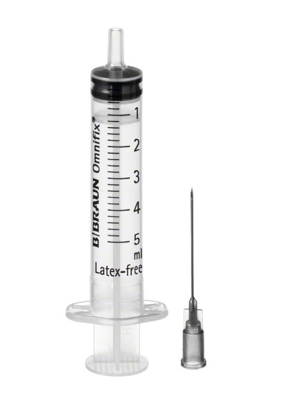 Bơm tiêm nhựa có kim