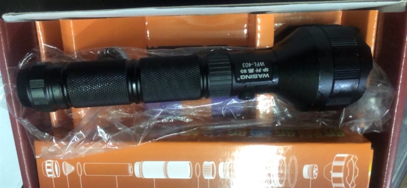 Đèn pin siêu sáng