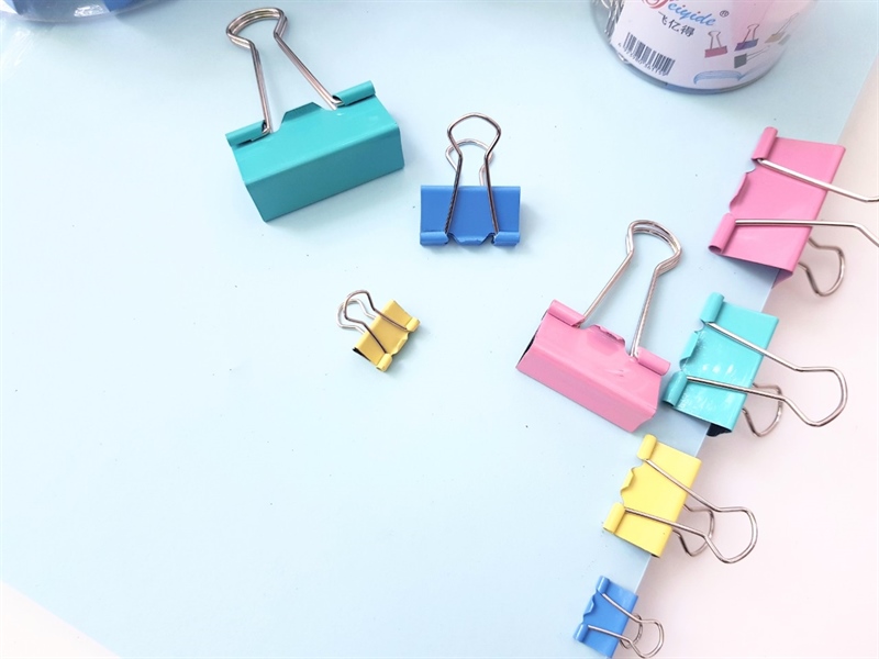 Kẹp sắt màu 19mm (40 chiếc/hộp)