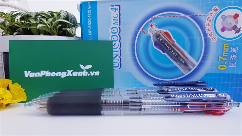 Bút bi 4 ngòi 4 màu M&G BP 8030